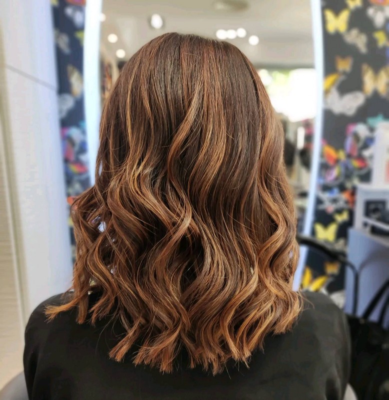 Coiffure de mariage à Plan-de-Cuques – Chignons, wavy, coiffures sur mesure